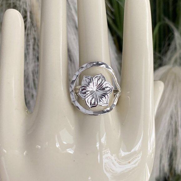 925 Sterling Silver Jewelry - 925 Sterling Silver Hammered Halo Flower Ring Sz 8